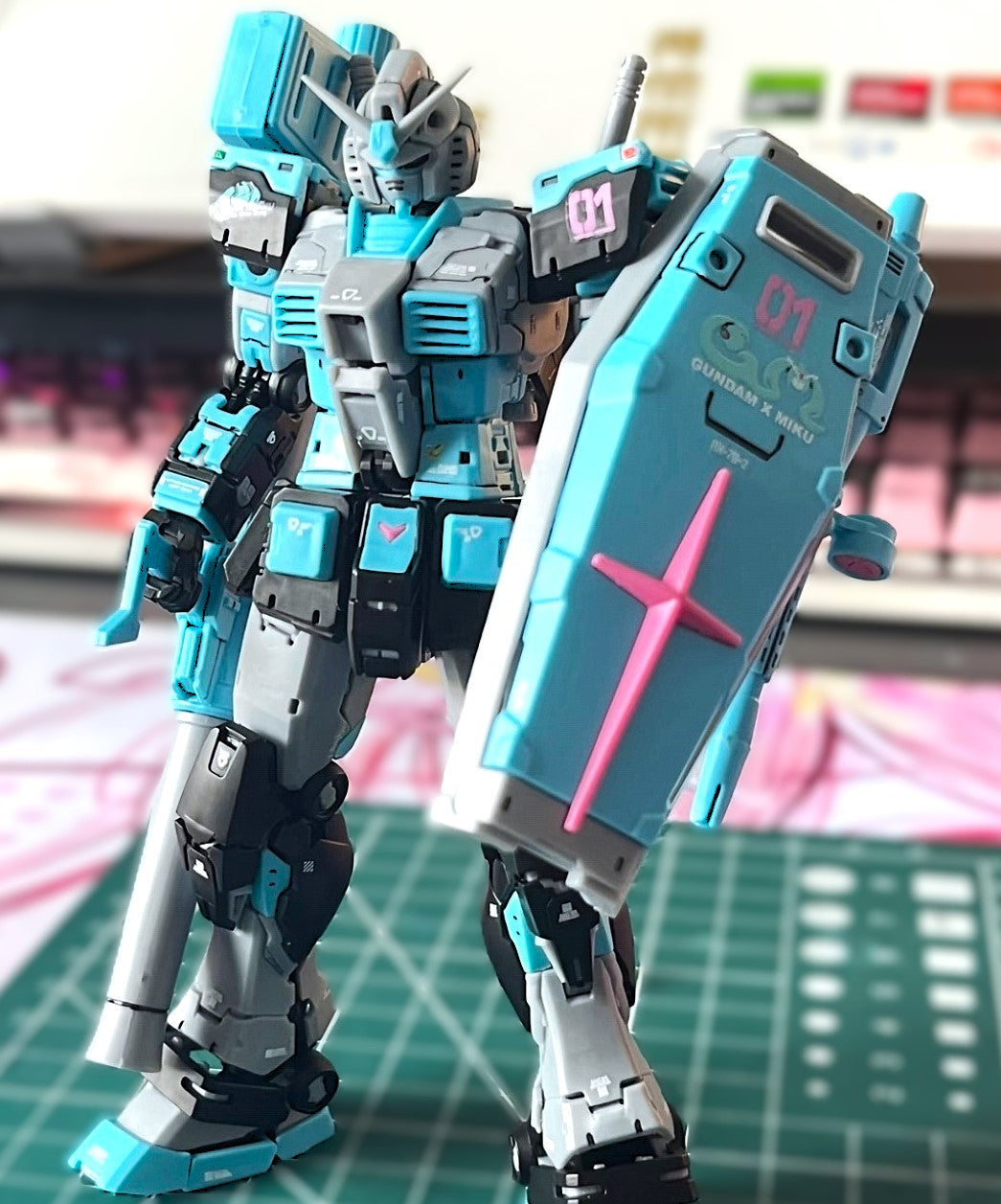 RG RX-78-2 VER2.0 (MIKU COLOUR)